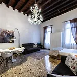 Ca Sant'angelo Velence