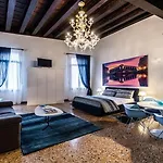 Ca Sant'angelo Apartment *